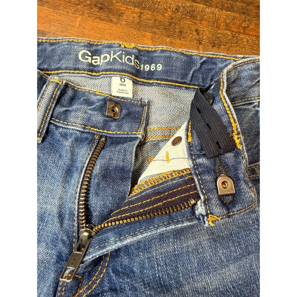 2 pair boys Gap Kids shorts. Size 6 slim. Great shape.  Back to school.